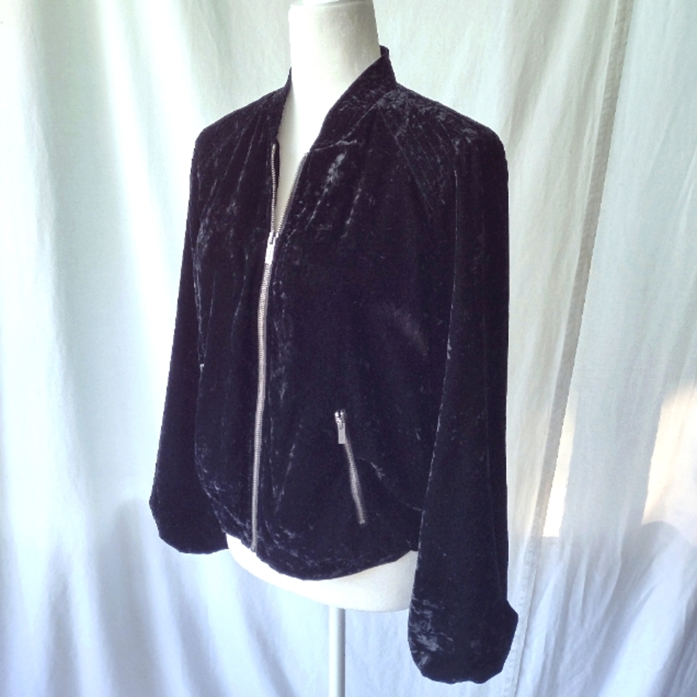 NWT Splendid Black Velvet Bomber Jacket Size Medium